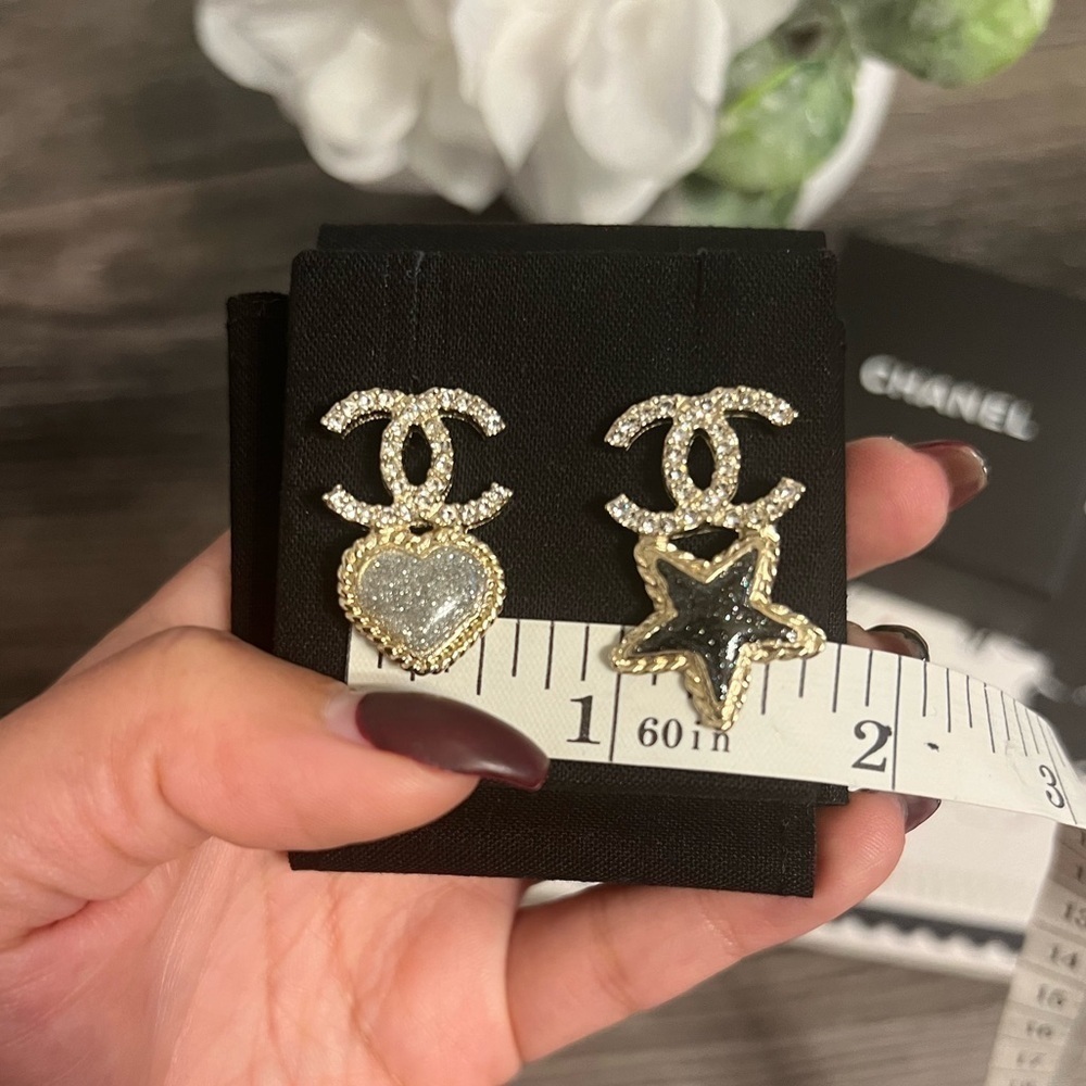CHANEL Gold CC Crystal Enamel Star Heart Earrings - Picture 5 of 10